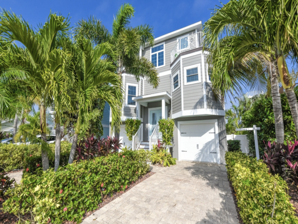 6 Bedroom No Roads to Cross to Beach Anna Maria Rental